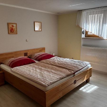 Abseits Vom Laerm Und Verkehr Litzendorf Esterno foto