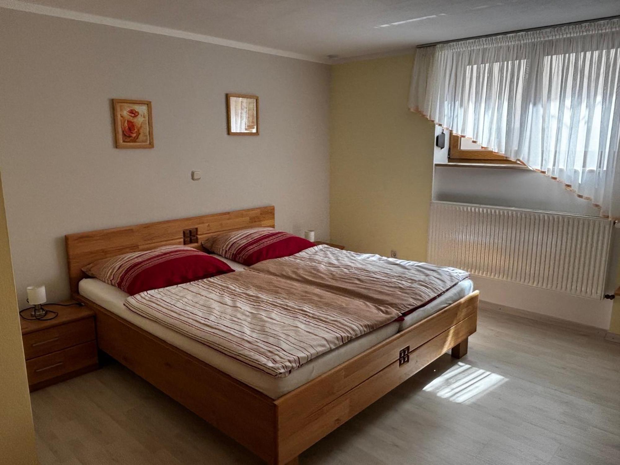 Abseits Vom Laerm Und Verkehr Litzendorf Esterno foto